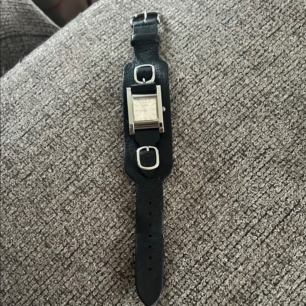 Women’s vintage Guess Black Leather Watch